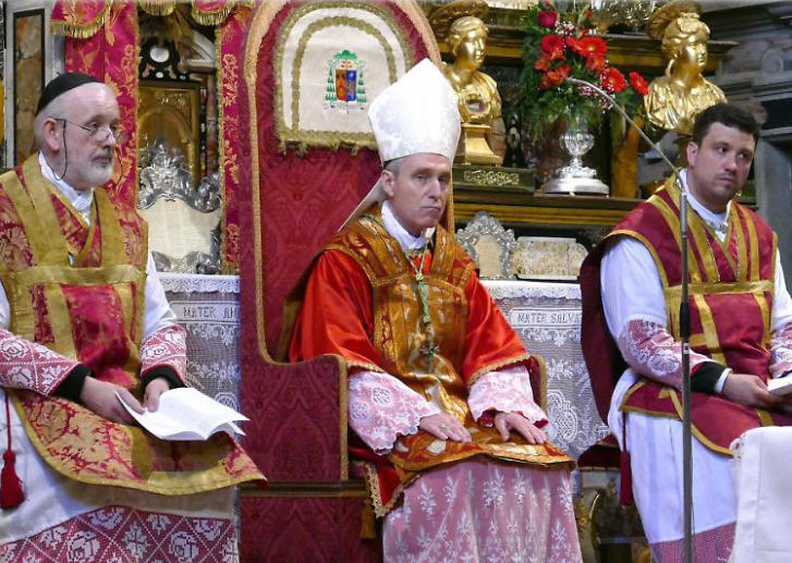 Pentecôte italienne pour Mgr Gänswein et hommage à Benoît XVI